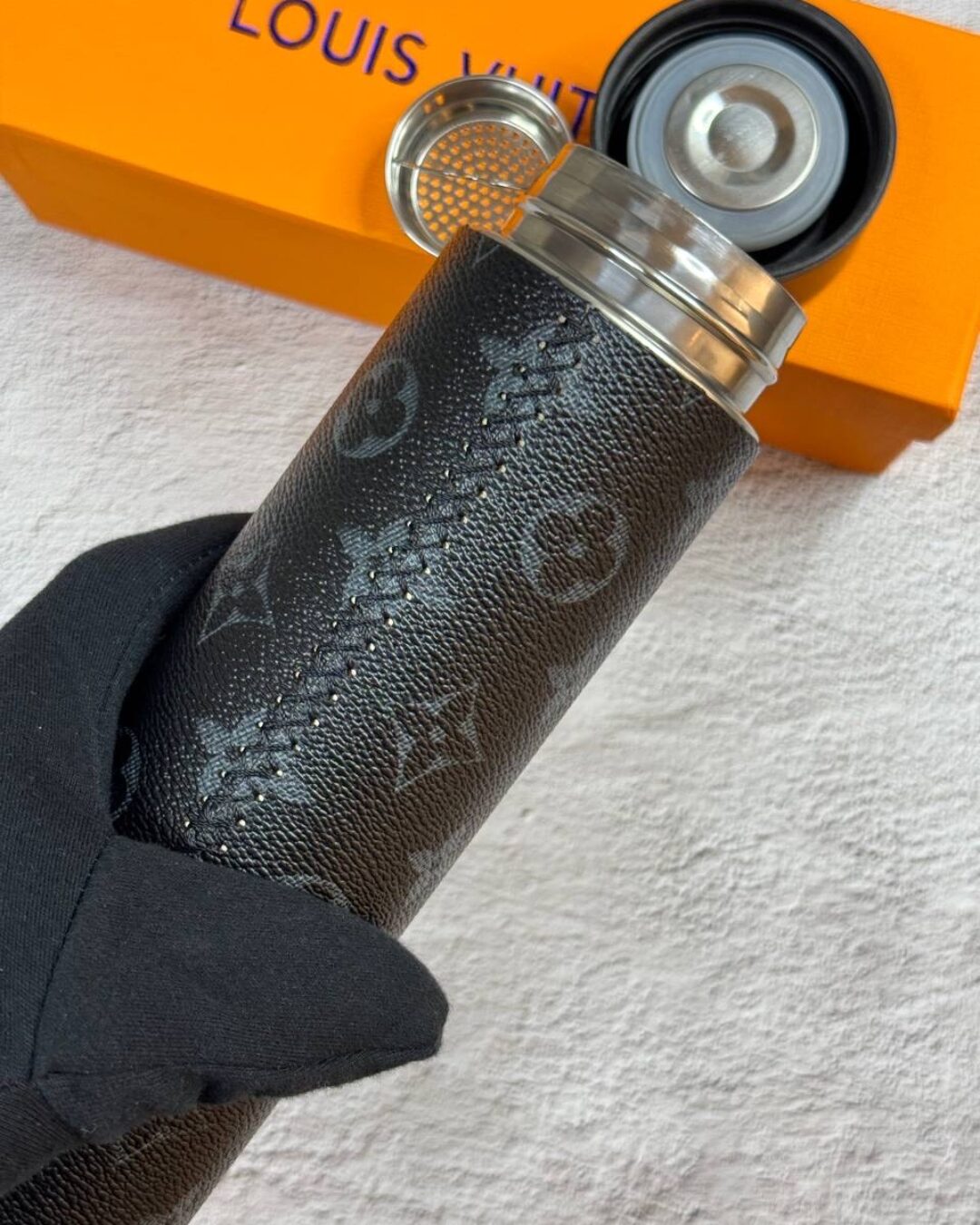 Термос Louis Vuitton — изображение 3