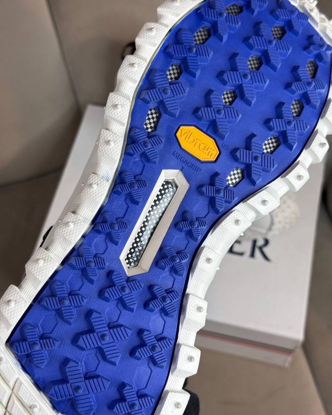 Кроссовки Moncler — изображение 8