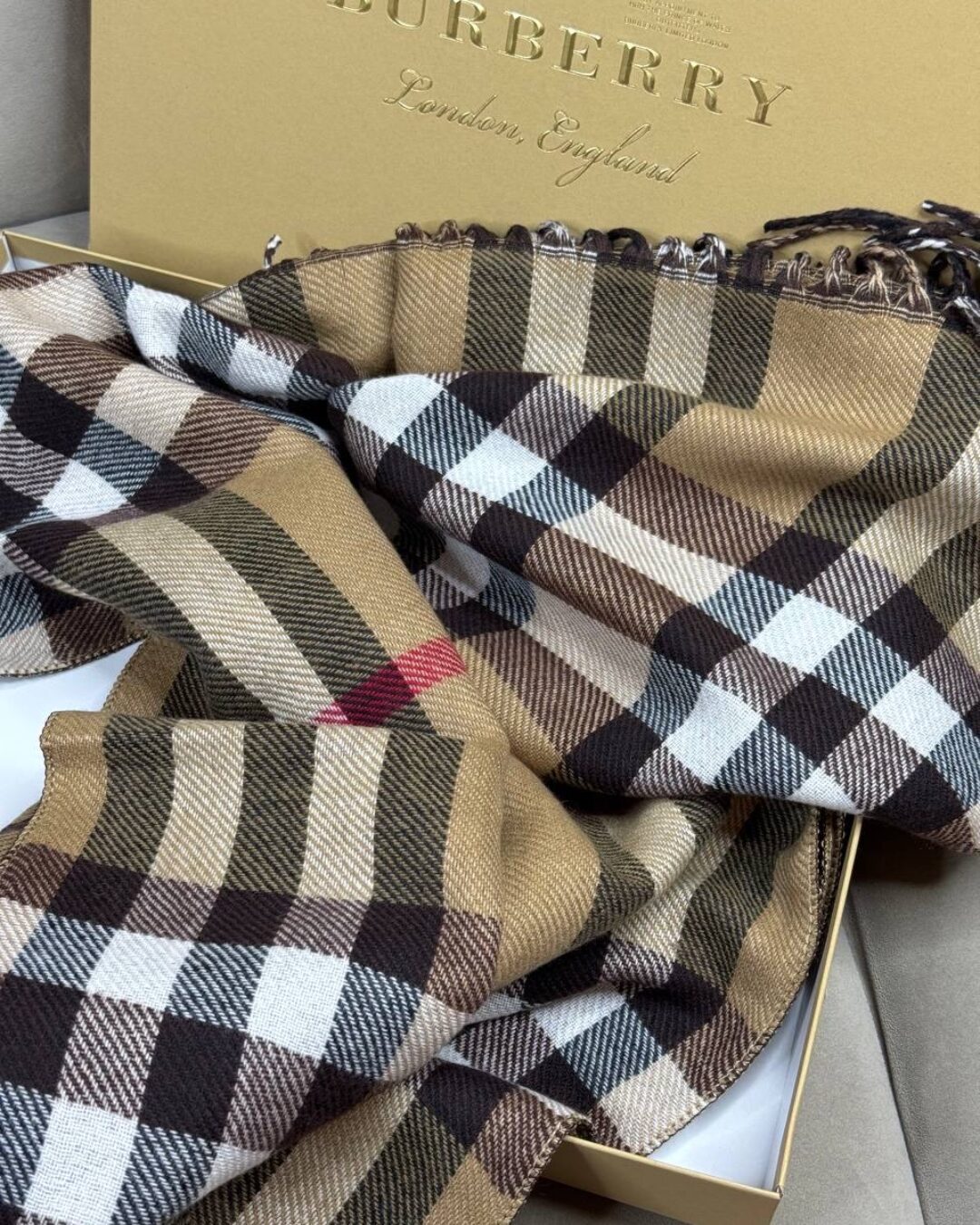 Шарф Burberry — изображение 4