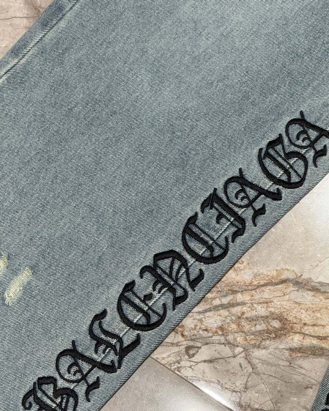 Джинсы Balenciaga — изображение 9