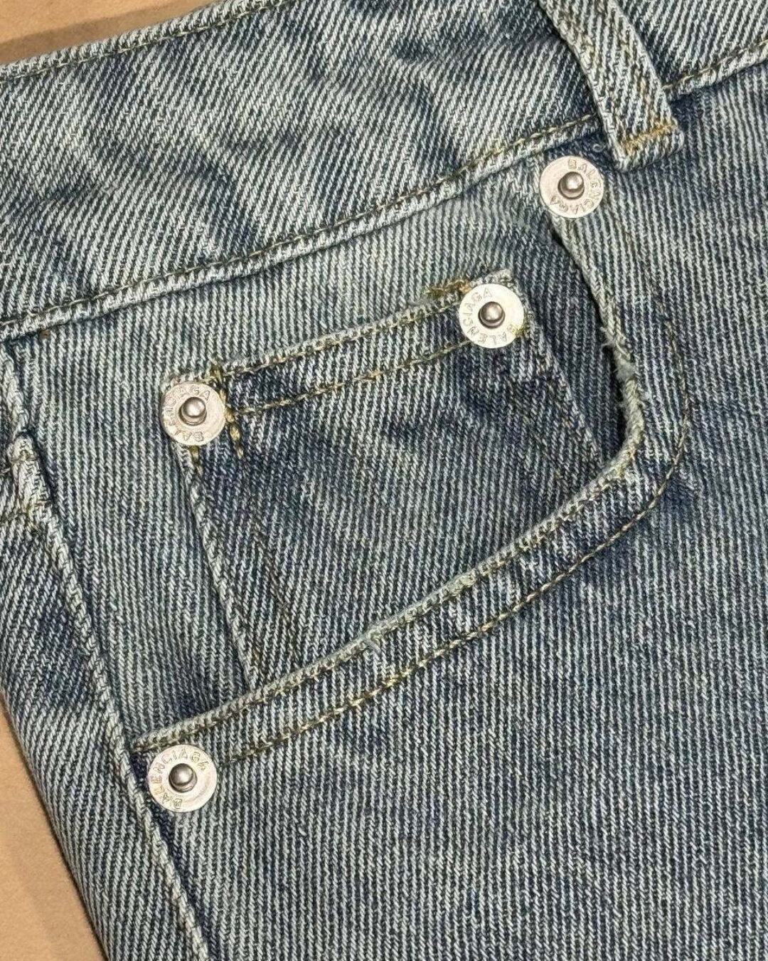 Джинсы Balenciaga — изображение 5