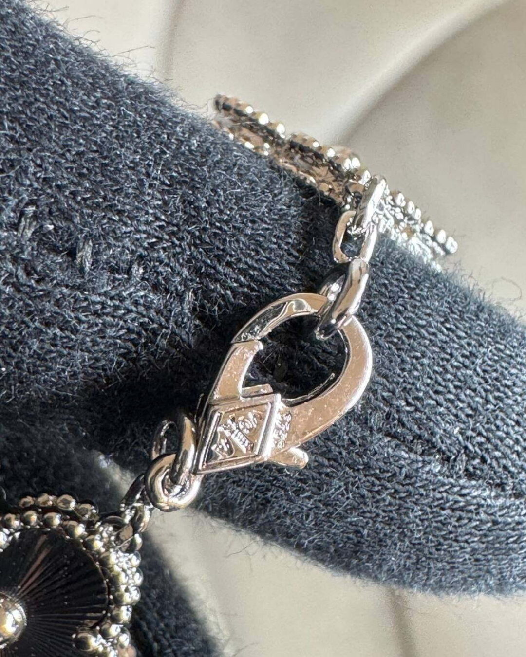 Браслет Van Cleef & Arpels Vintage Alhambra Silver/Reflective — изображение 6