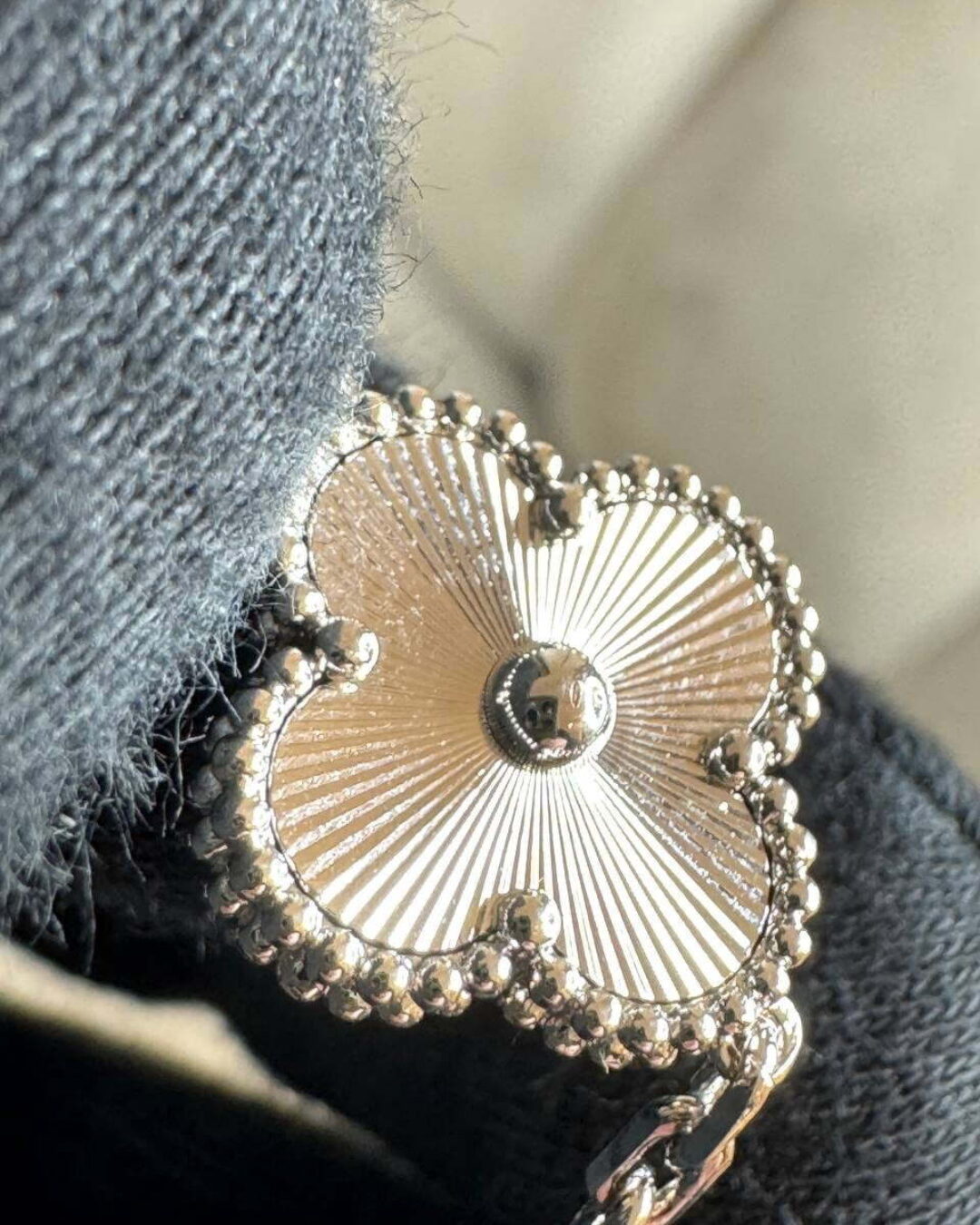 Браслет Van Cleef & Arpels Vintage Alhambra Silver/Reflective — изображение 9