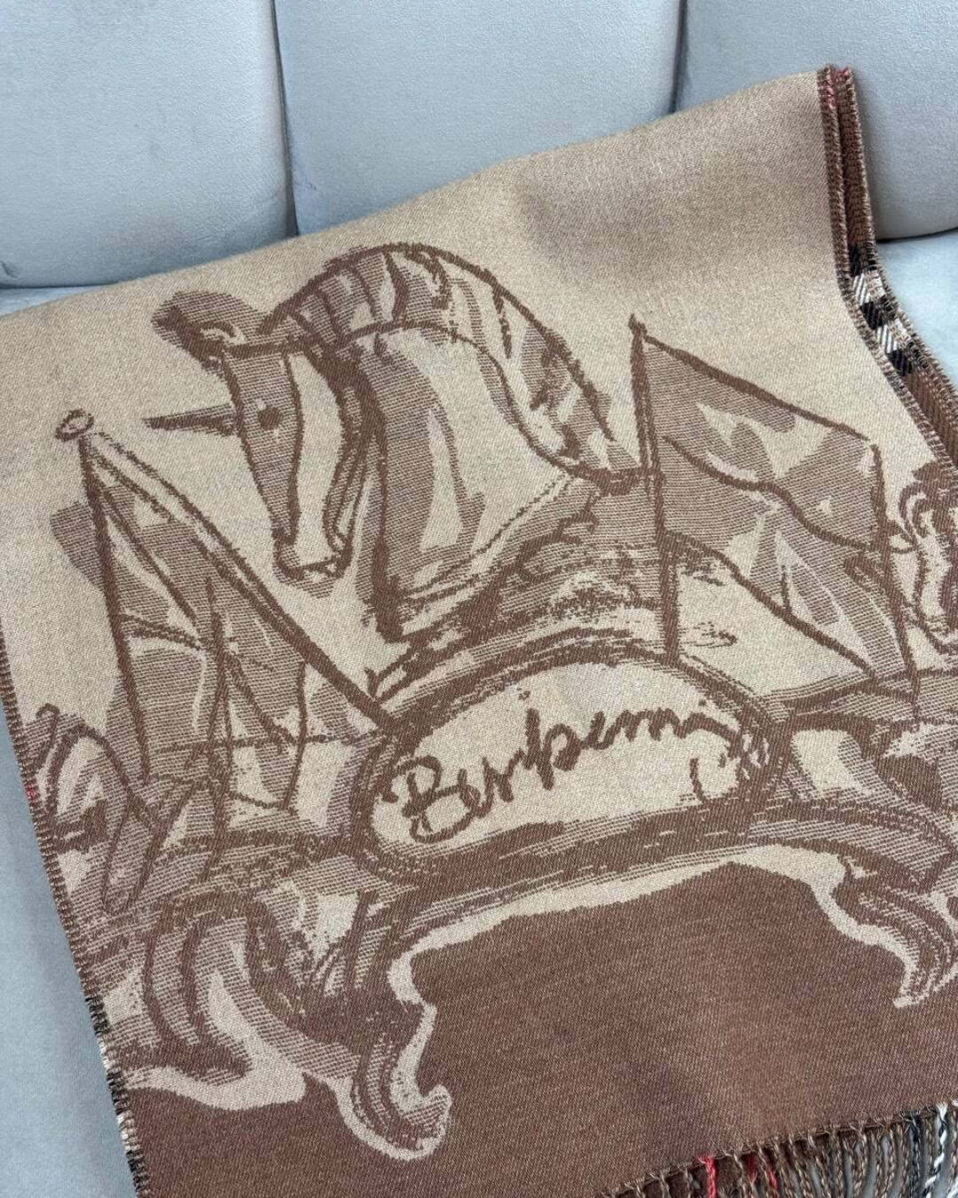 Шарф Burberry — изображение 6