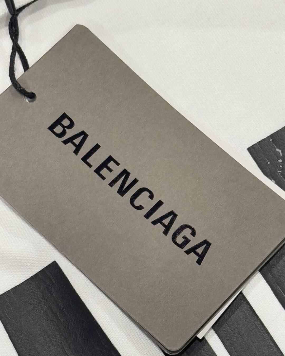 Футболка Balenciaga — изображение 6