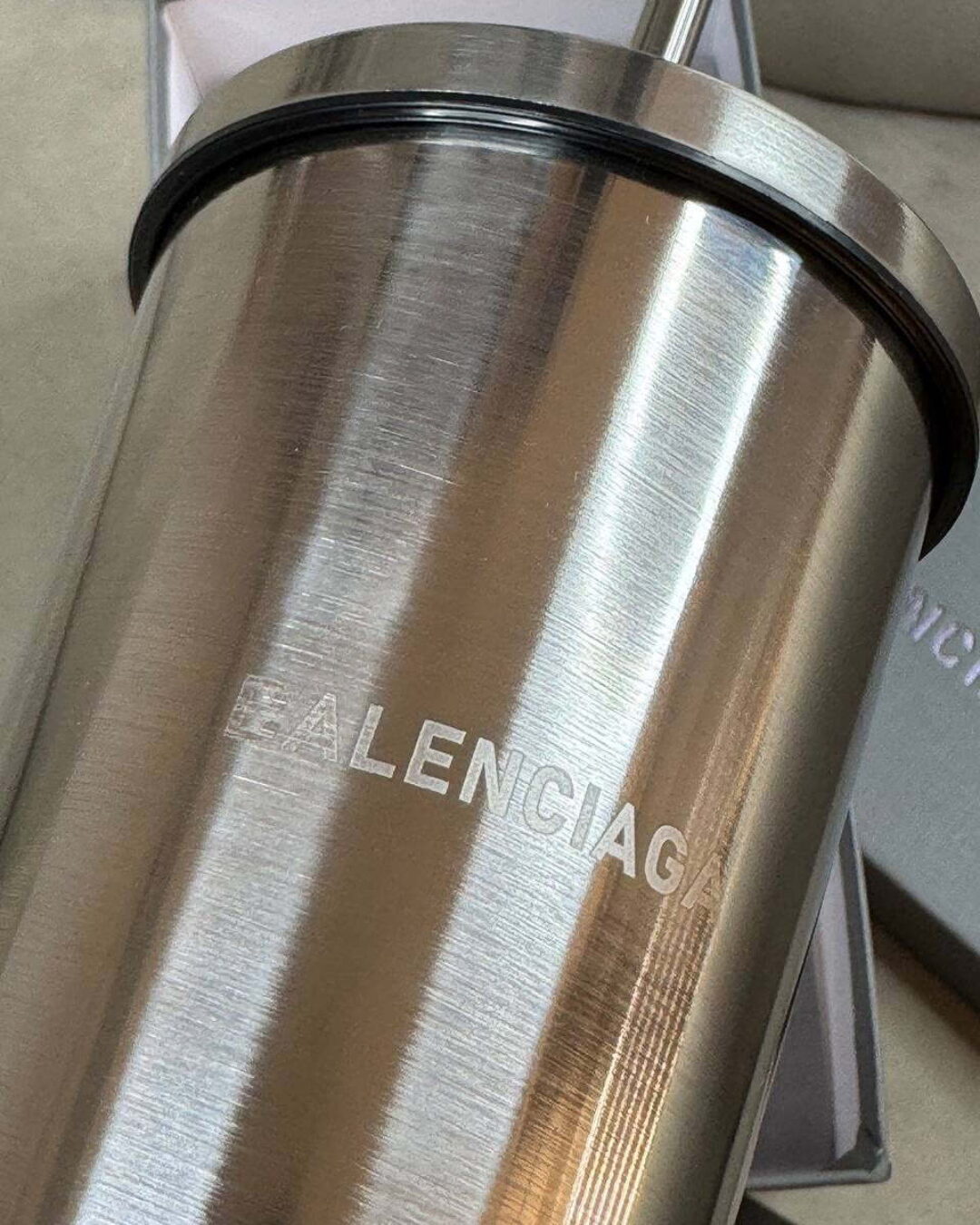 Стакан Balenciaga — изображение 6