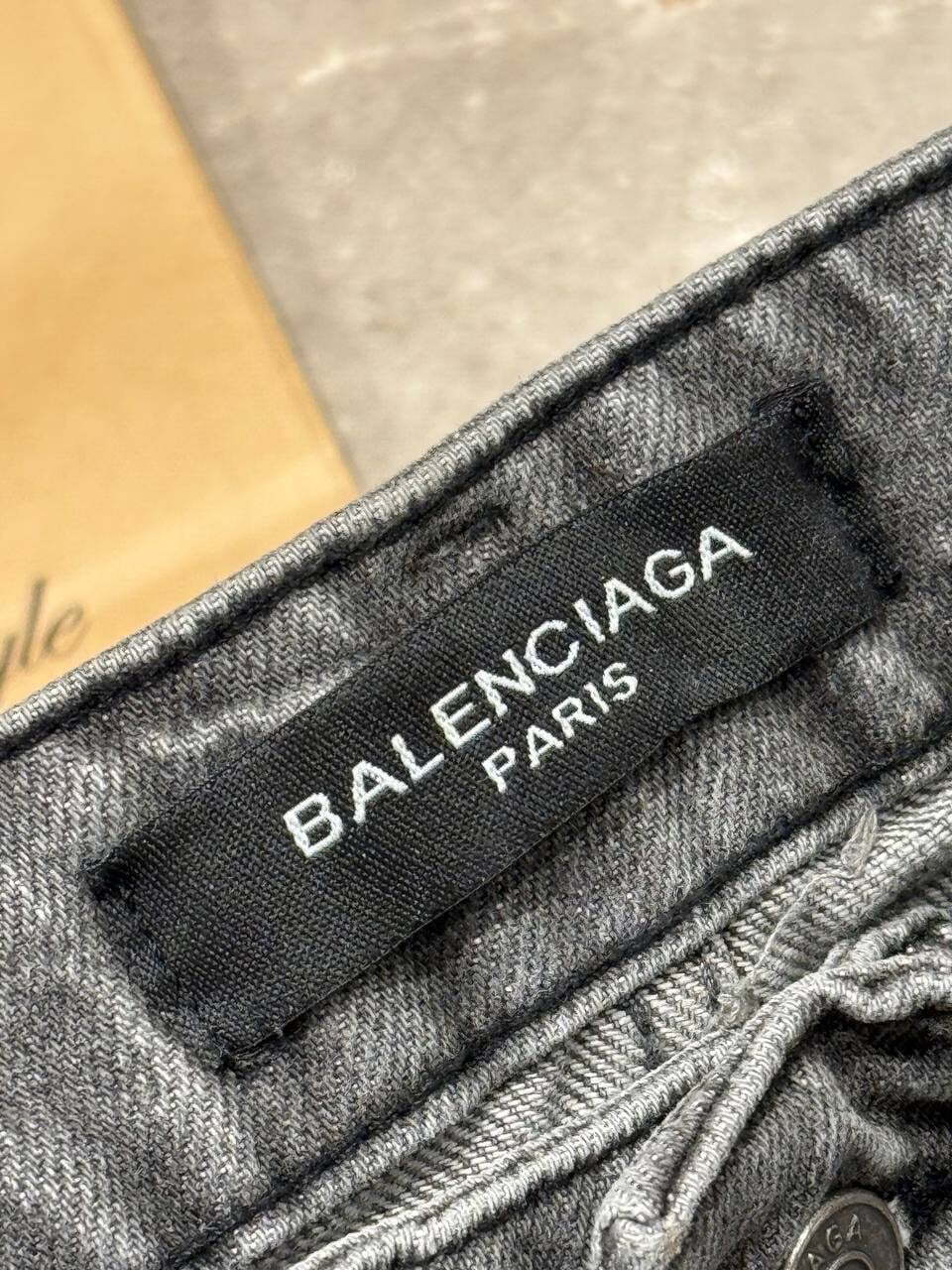 Джинсы Balenciaga — фото 9