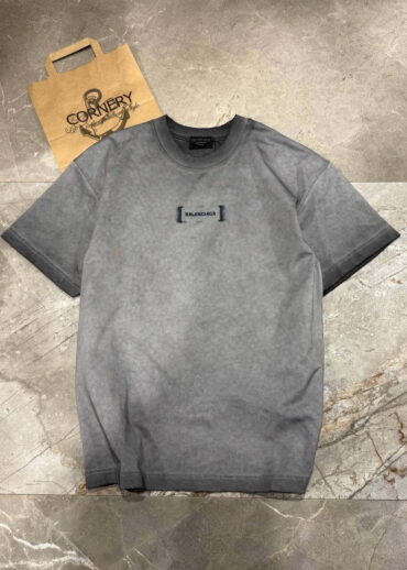 Футболка Balenciaga