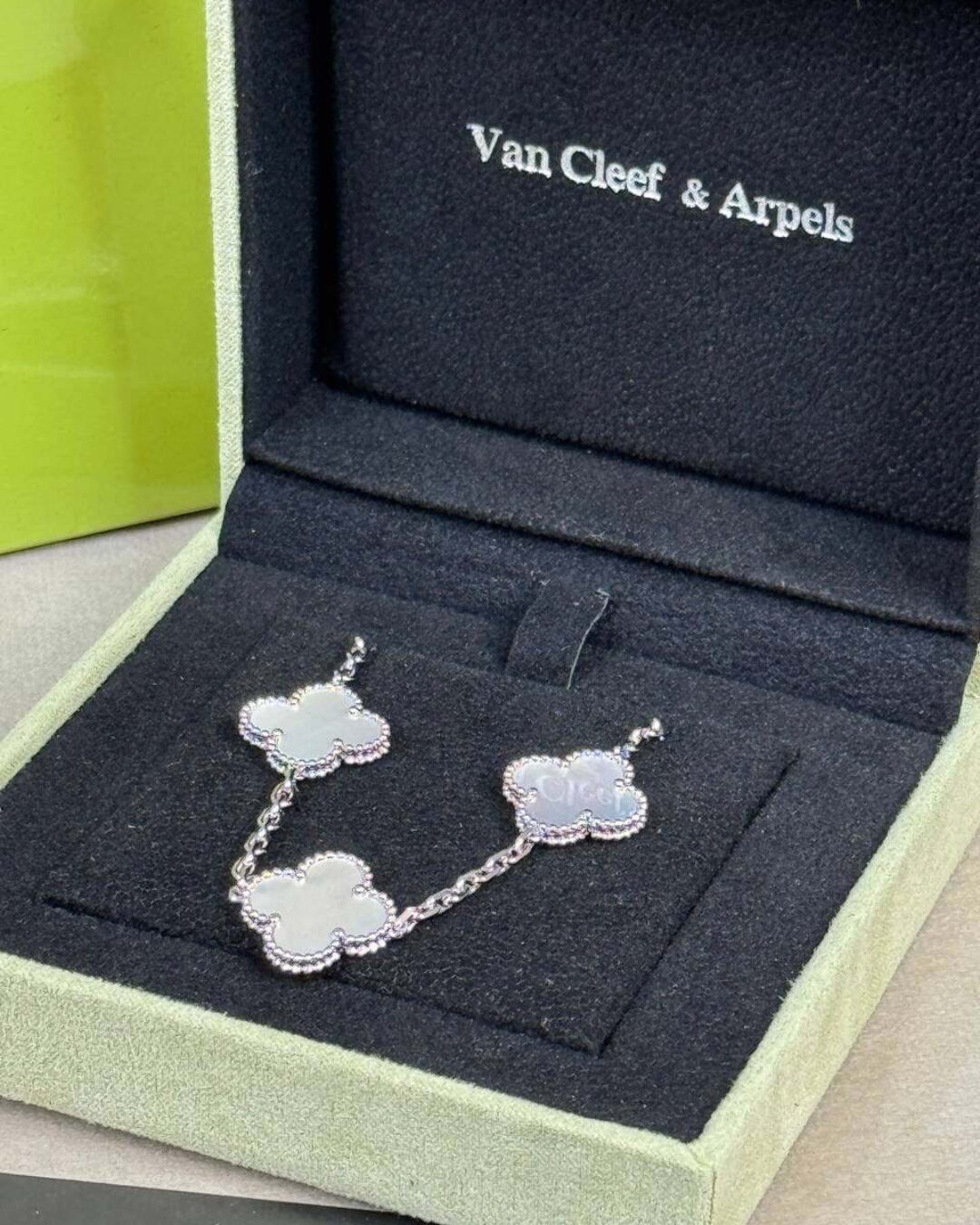 Браслет Van Cleef & Arpels Vintage Alhambra Silver/White — изображение 2