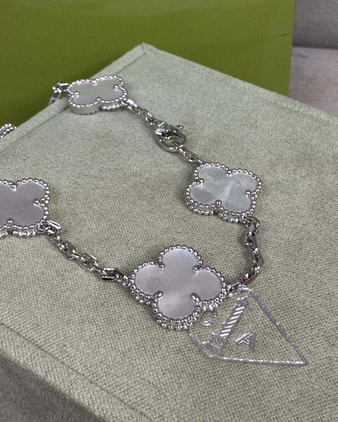 Браслет Van Cleef & Arpels Vintage Alhambra Silver/White — изображение 8