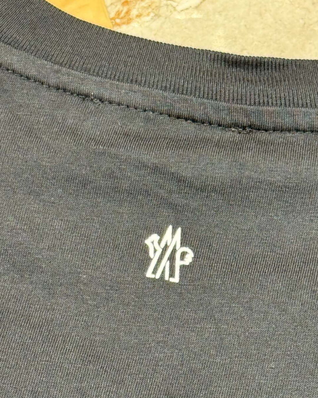 Футболка Moncler — изображение 9