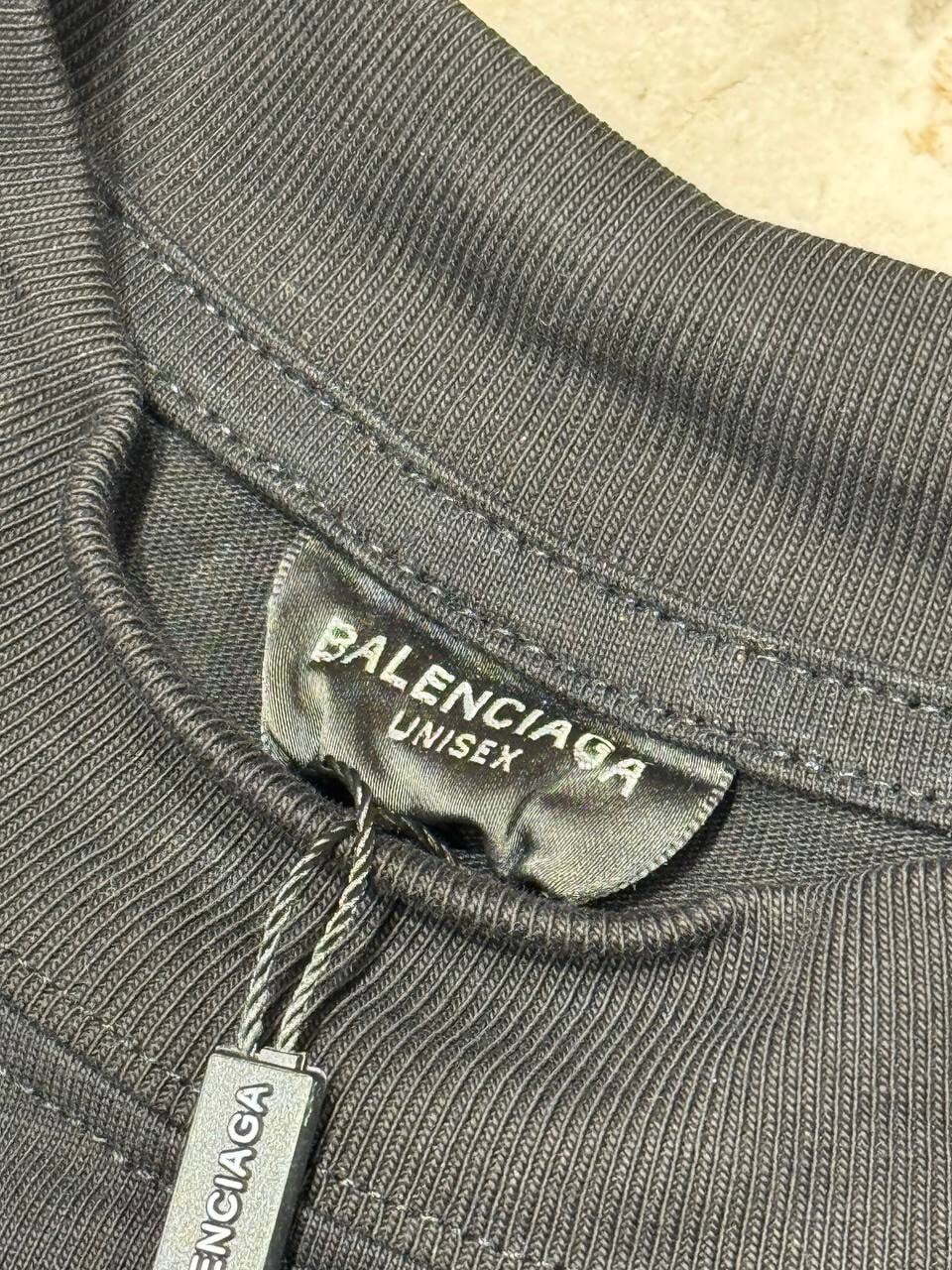 Футболка Balenciaga — фото 7