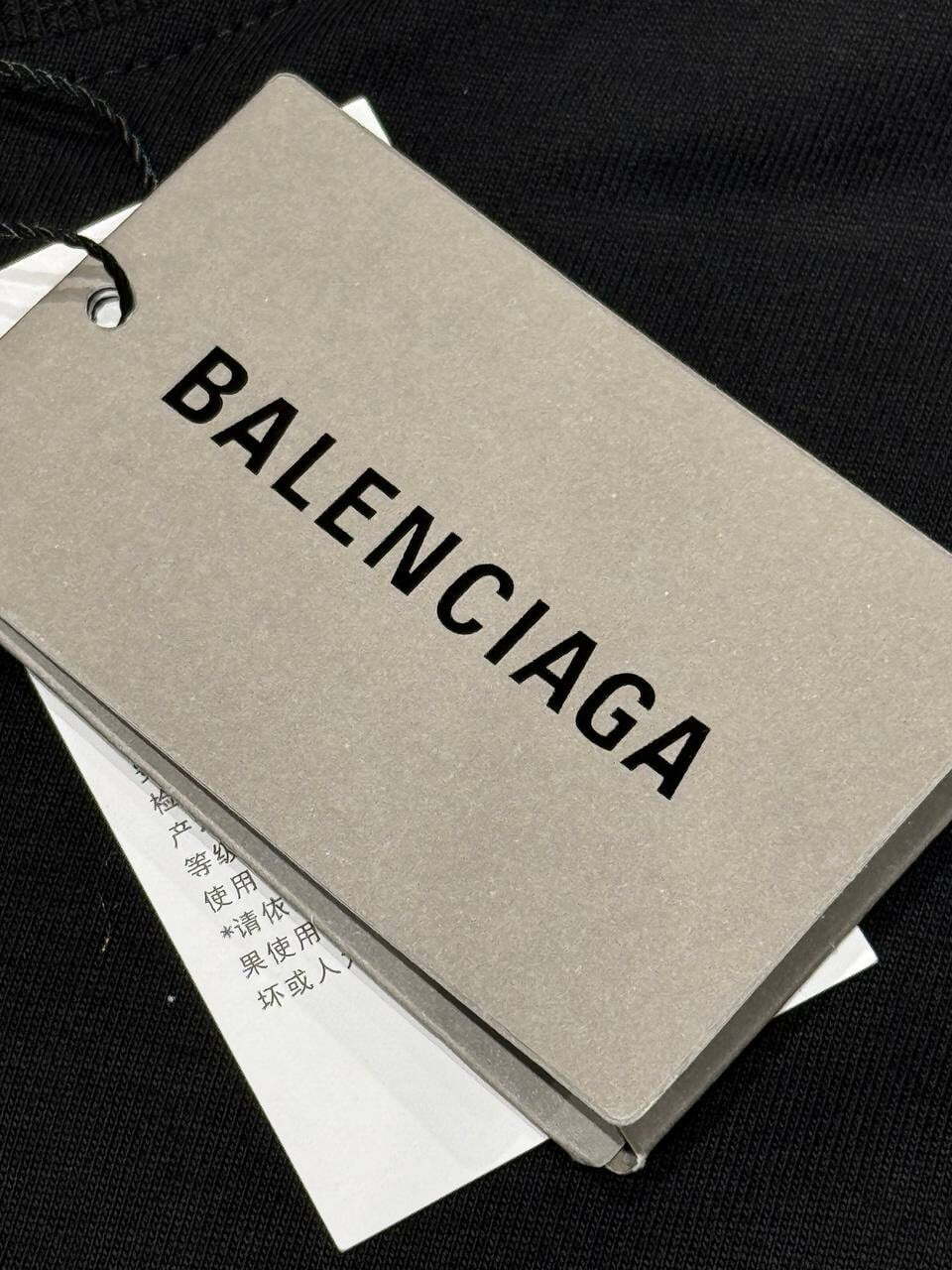 Футболка Balenciaga — фото 8