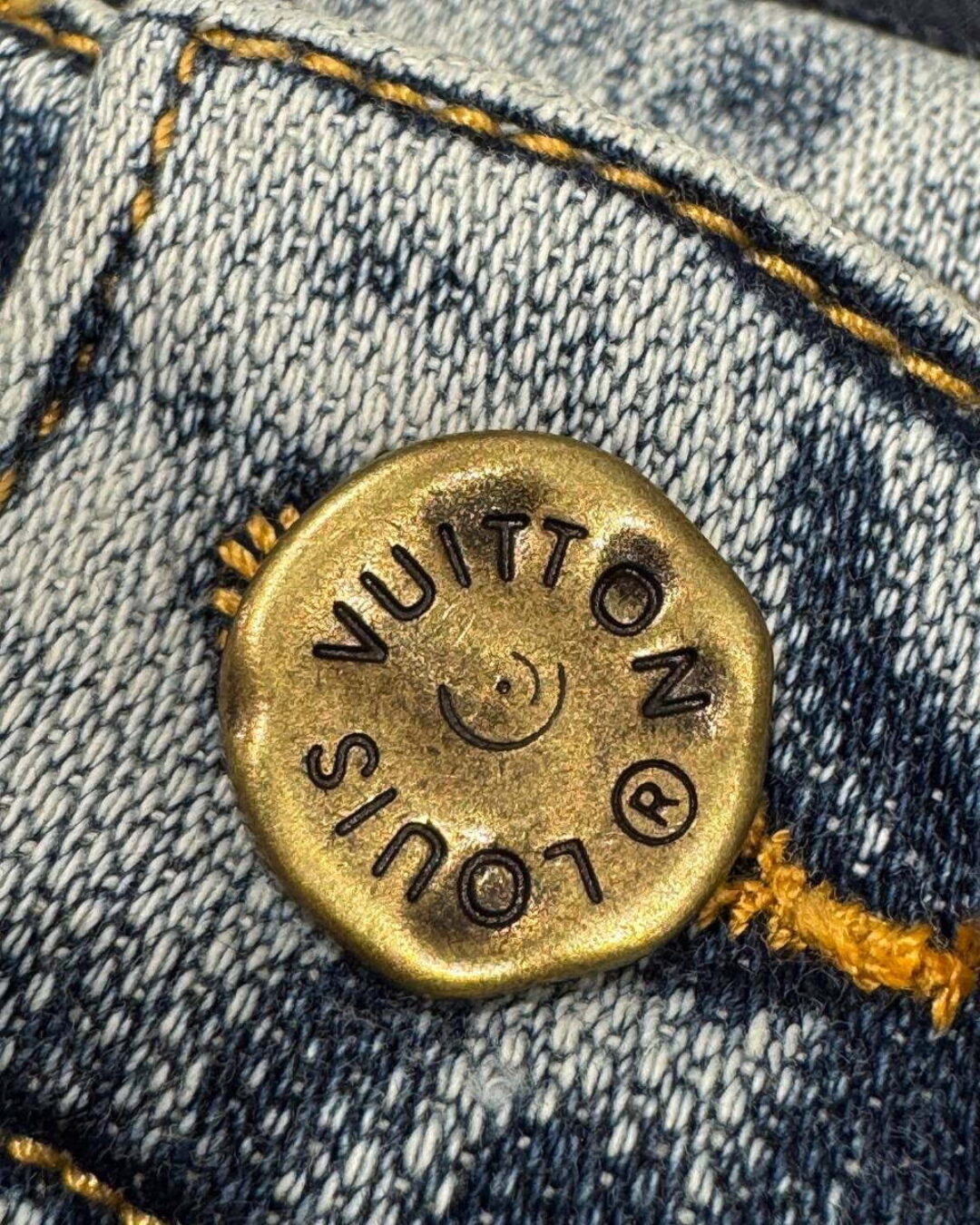 Джинсы Louis Vuitton — изображение 4