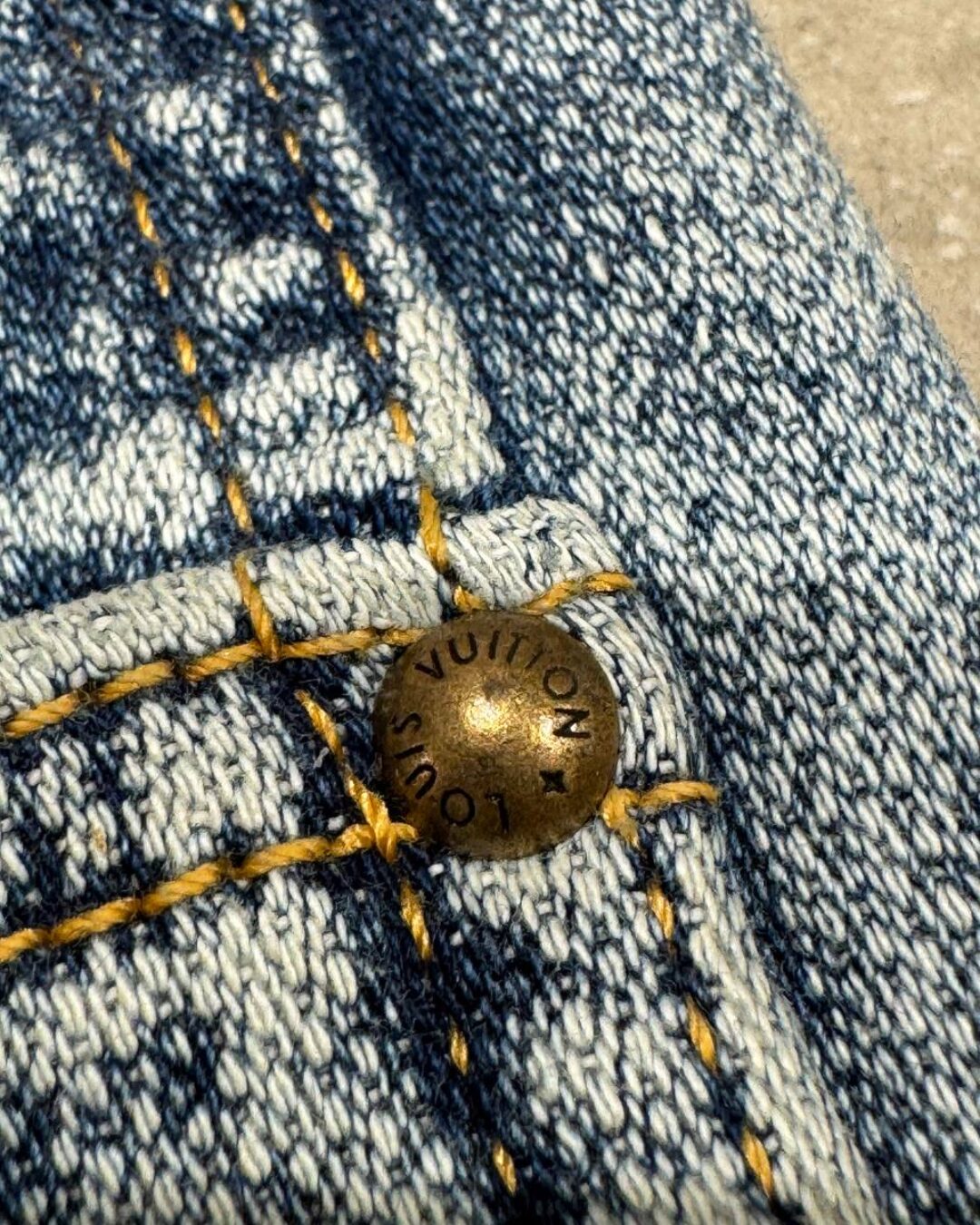 Джинсы Louis Vuitton — изображение 7