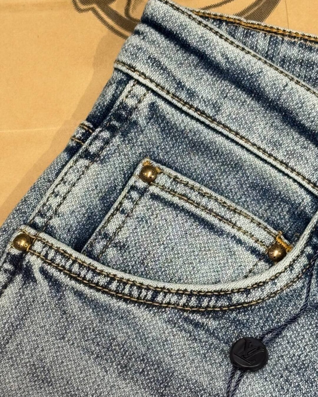 Джинсы Louis Vuitton — изображение 8