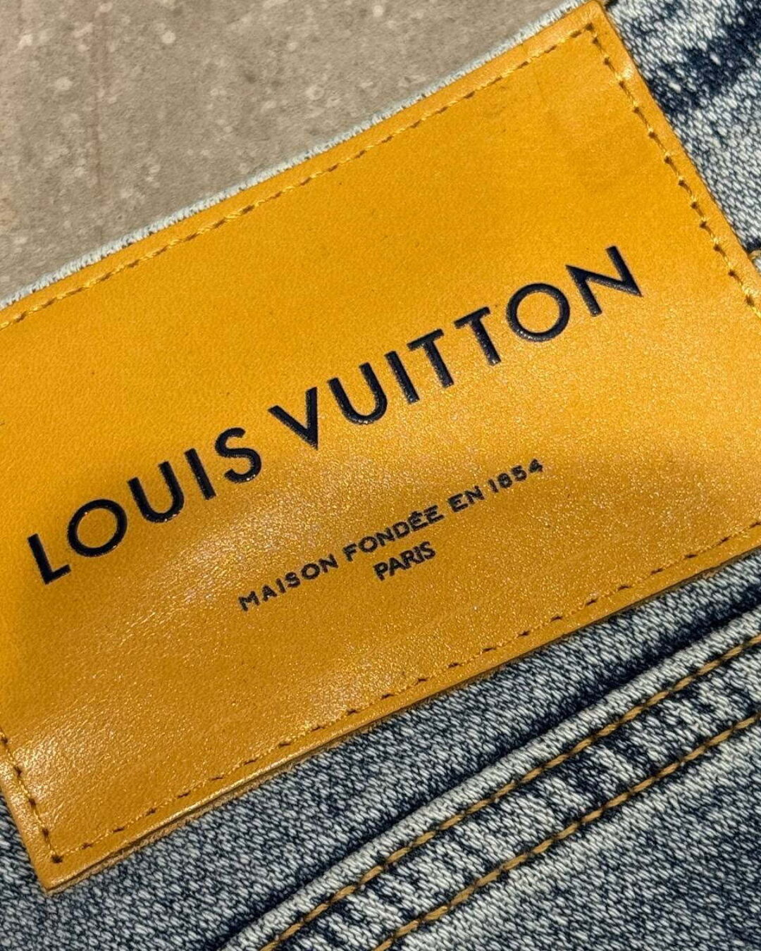 Джинсы Louis Vuitton — изображение 9