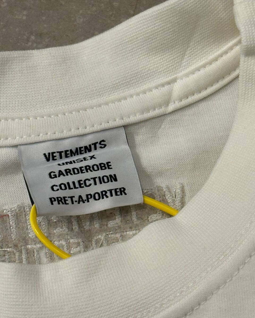 Футболка Vetements VET — изображение 8