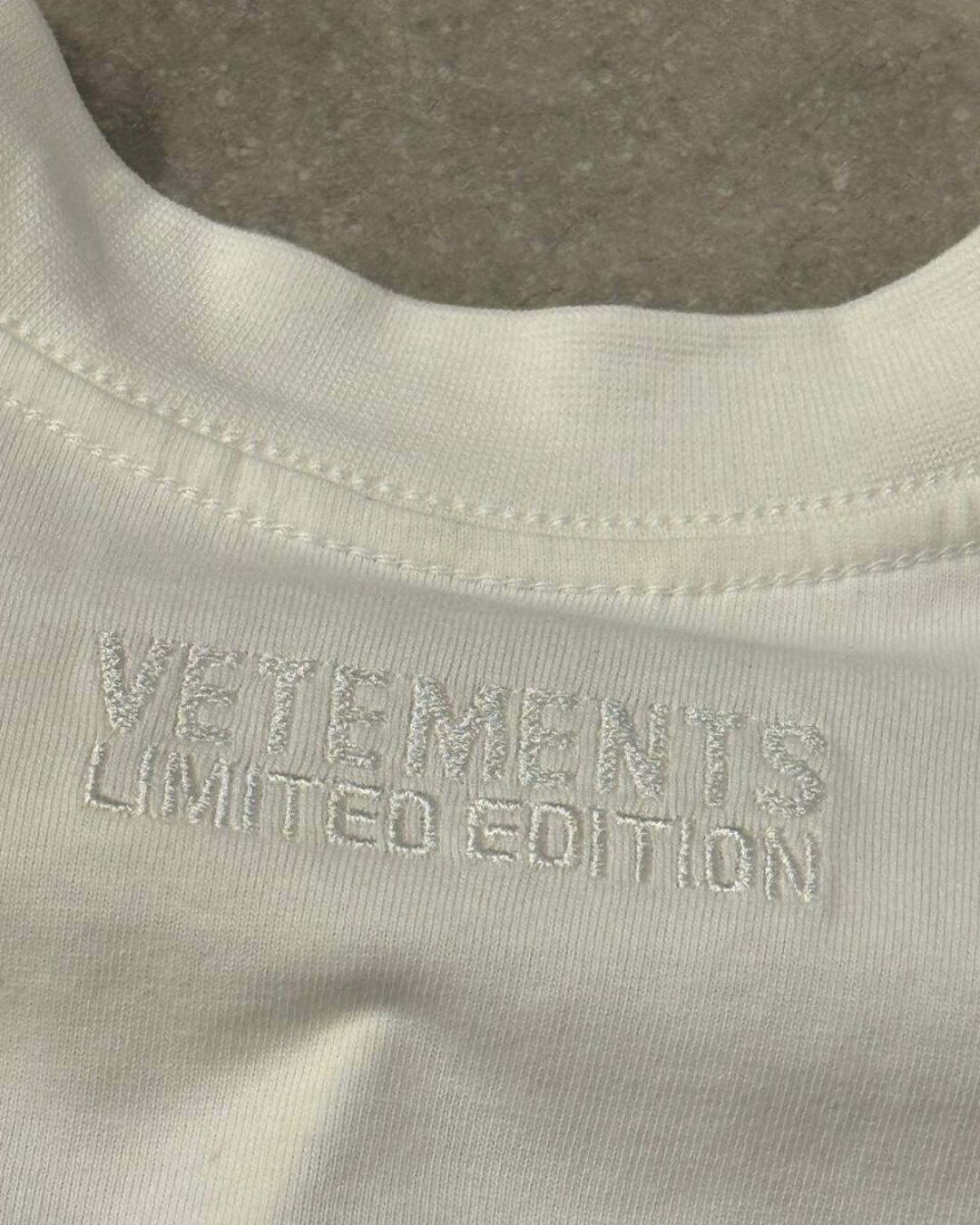 Футболка Vetements VET — изображение 7