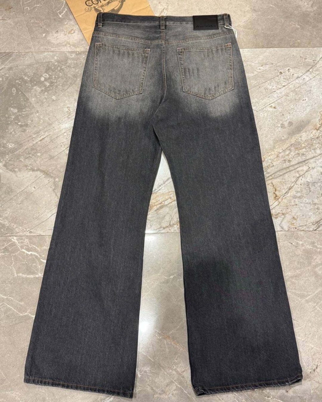 Джинсы Acne Studios — изображение 2