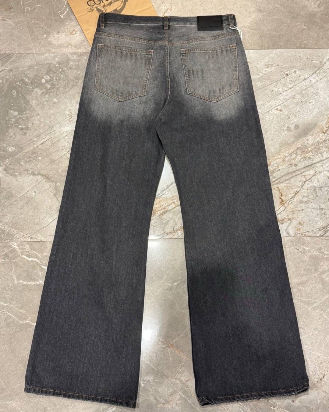 Джинсы Acne Studios — изображение 2