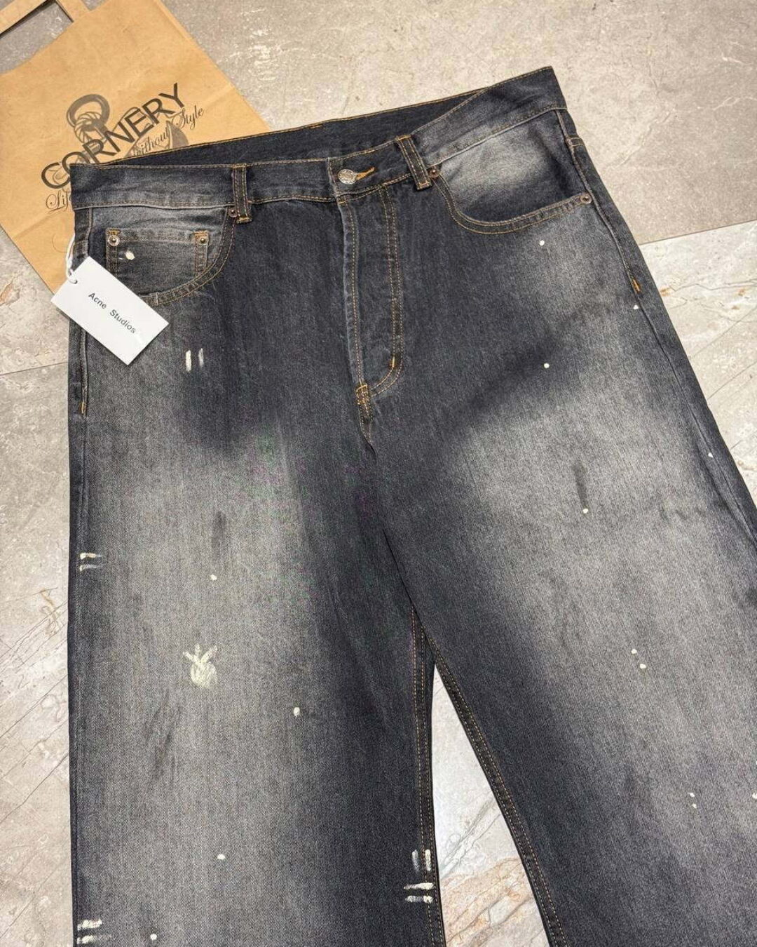 Джинсы Acne Studios — изображение 3