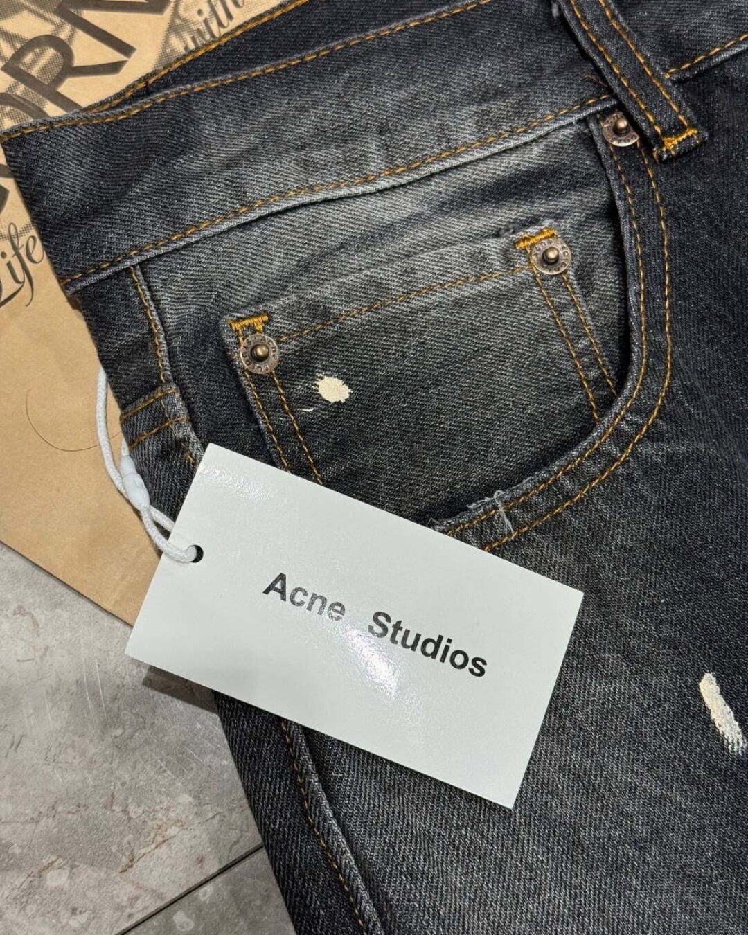 Джинсы Acne Studios — изображение 6
