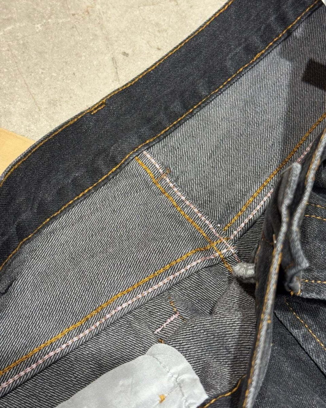 Джинсы Acne Studios — изображение 8