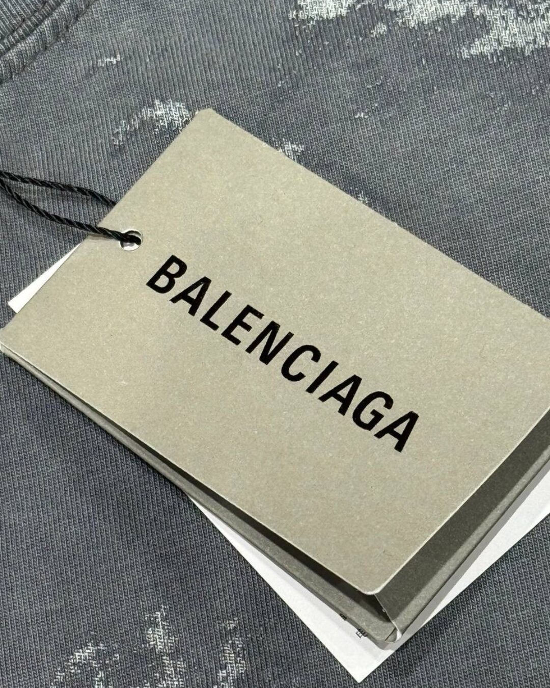 Футболка Balenciaga — изображение 8
