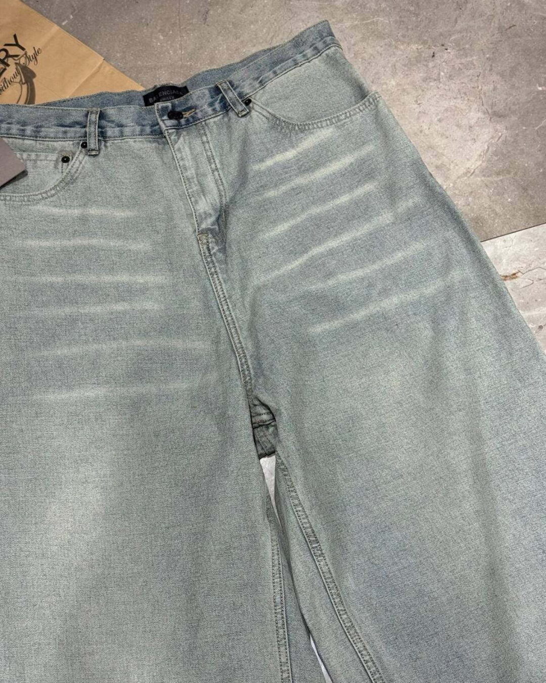 Джинсы Balenciaga — изображение 3