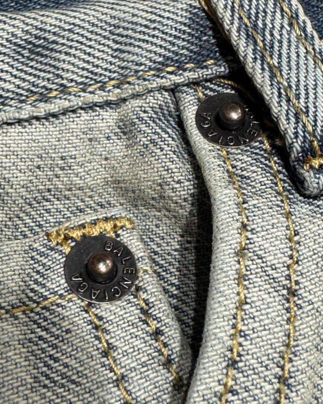 Джинсы Balenciaga — изображение 7