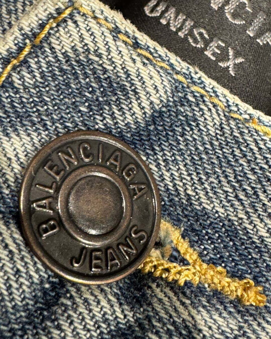 Джинсы Balenciaga — изображение 8