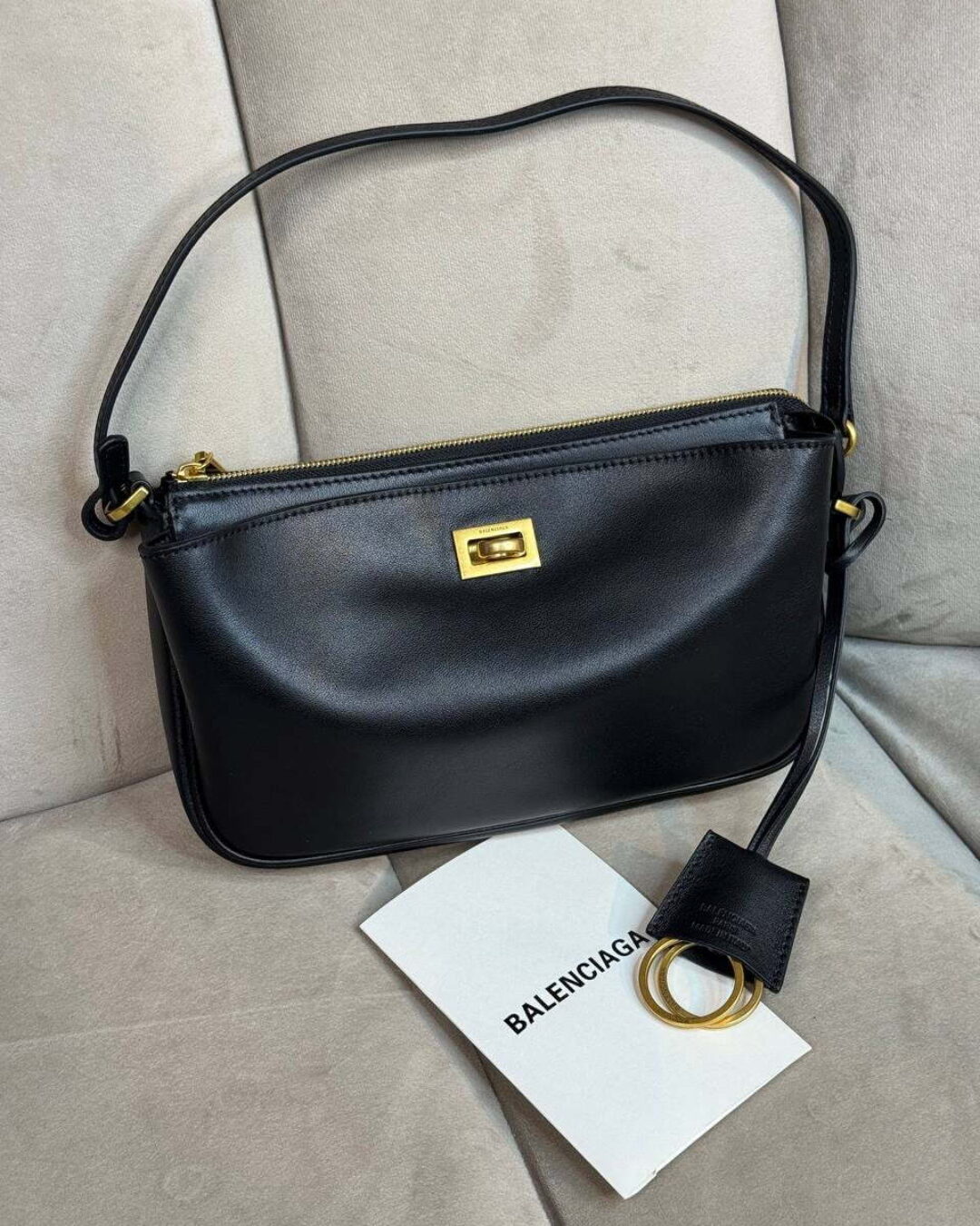 Сумка Balenciaga Rodeo Sling Pochette — изображение 4