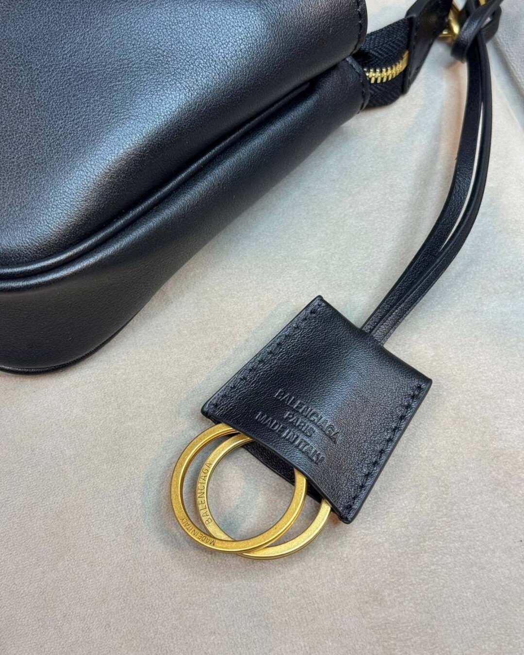 Сумка Balenciaga Rodeo Sling Pochette — изображение 6