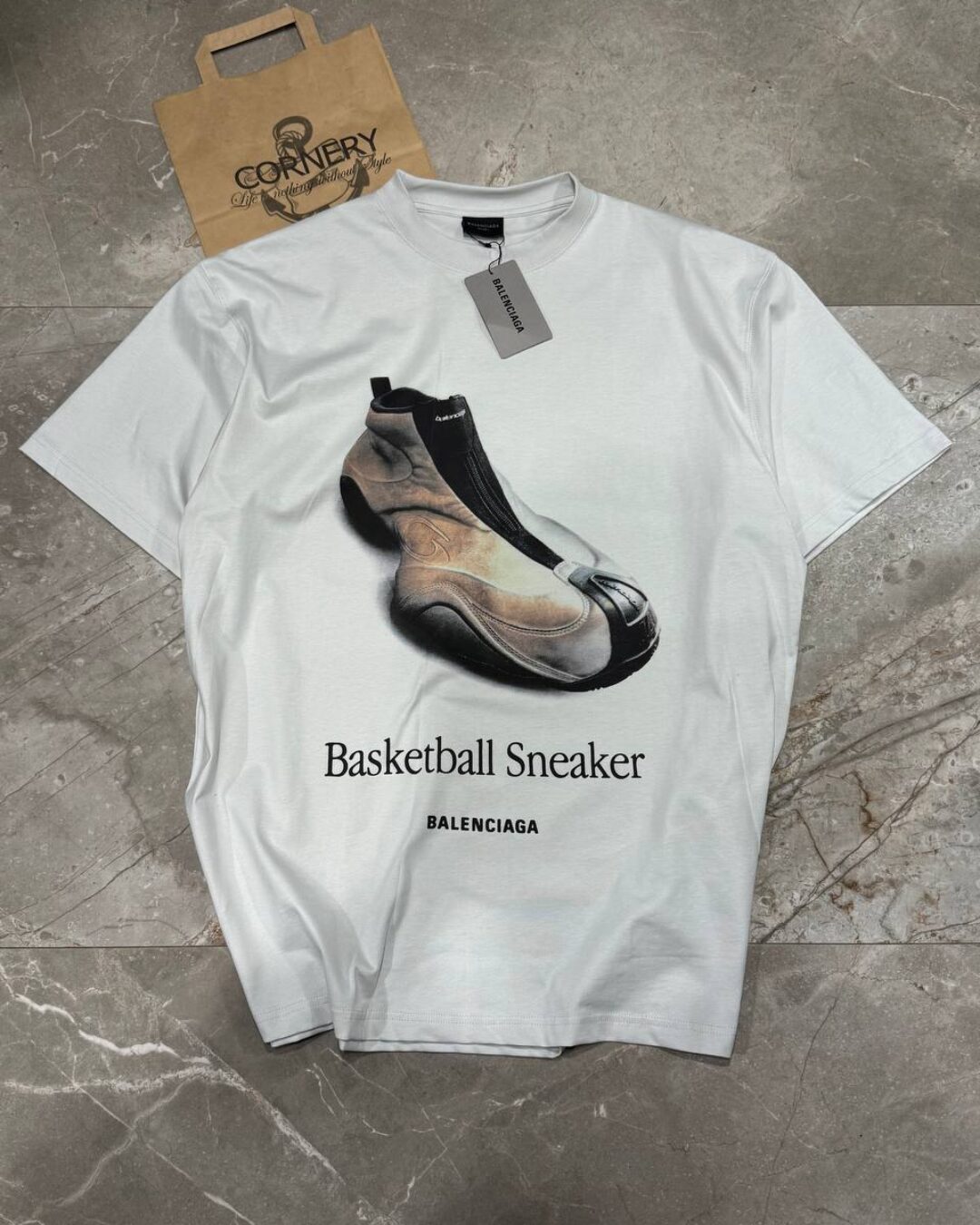 Футболка Balenciaga