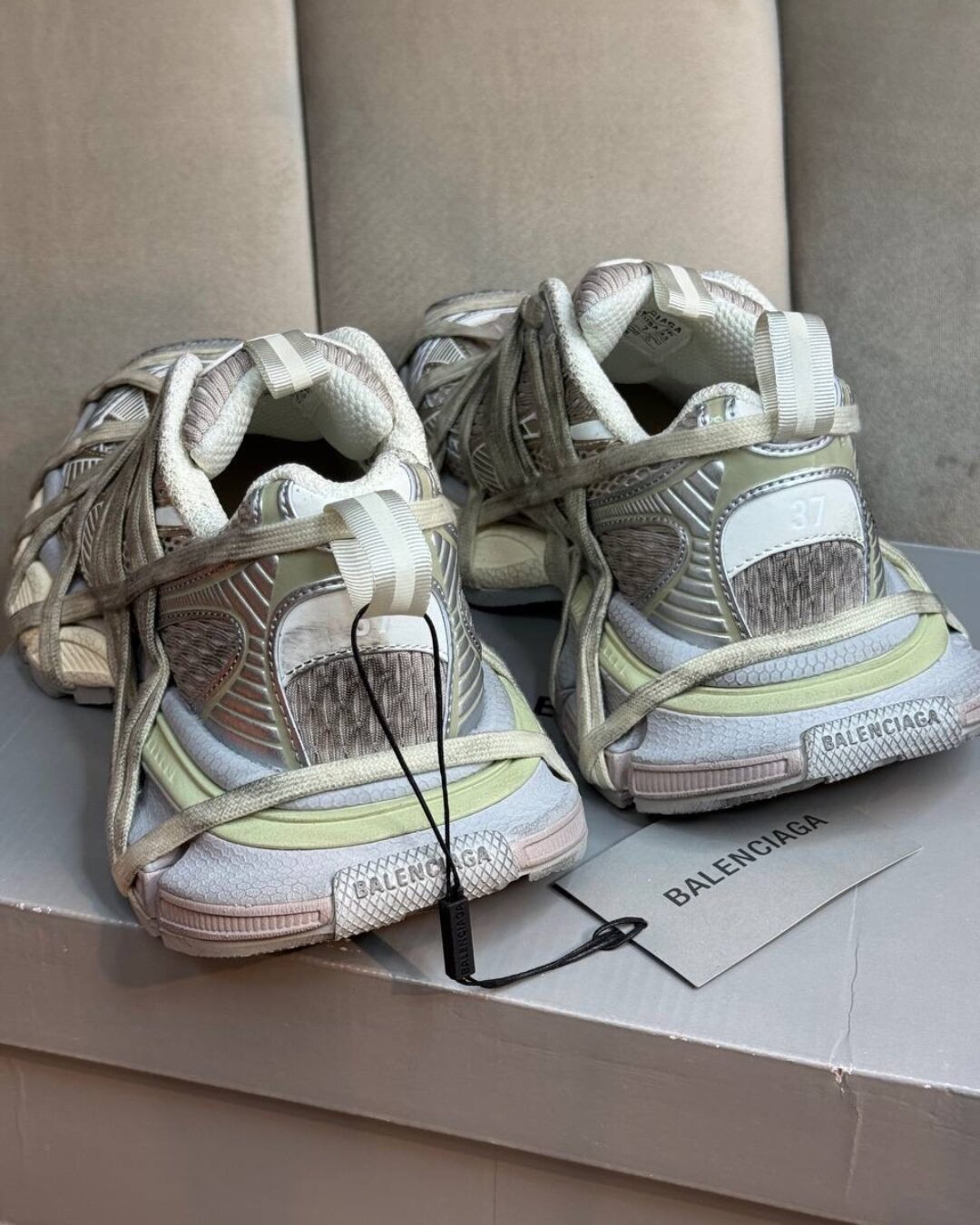 Кроссовки Balenciaga 3XL Extreme Lace Trainers Light Beige — изображение 3
