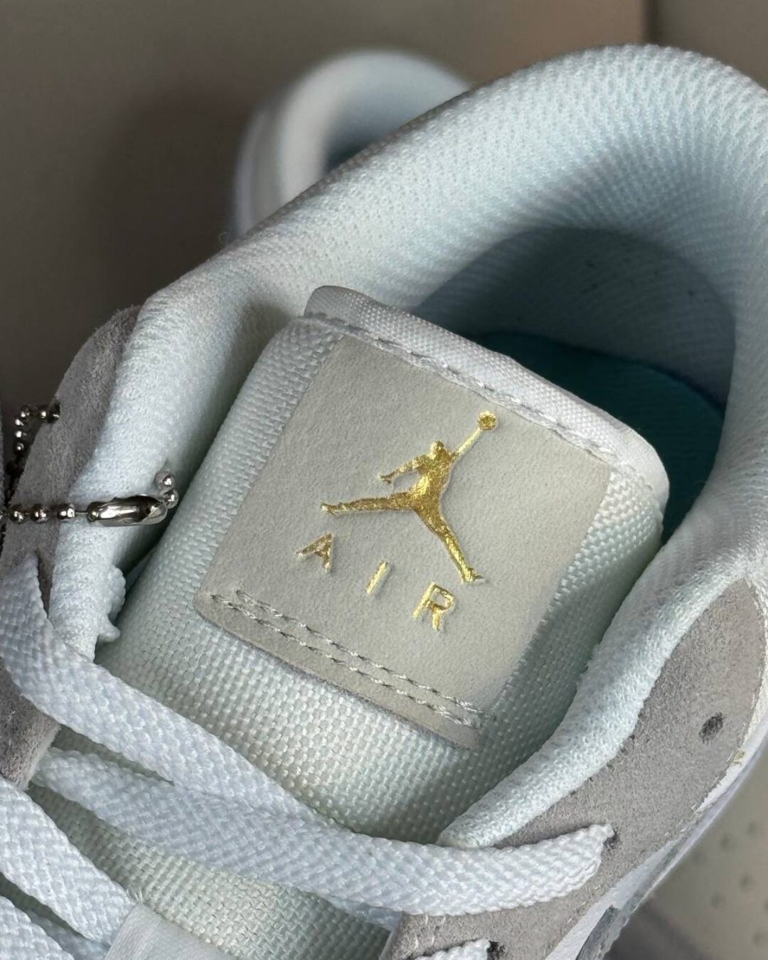 Кроссовки Nike Air Jordan 1 Low Sky Blue — изображение 5