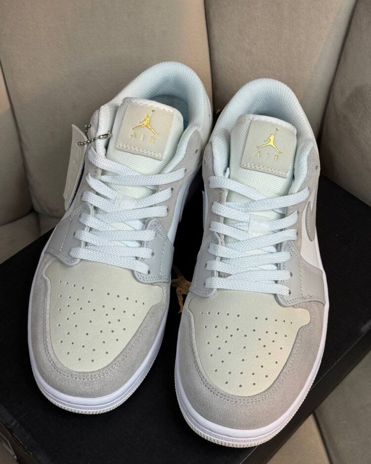 Кроссовки Nike Air Jordan 1 Low Sky Blue — фото 2
