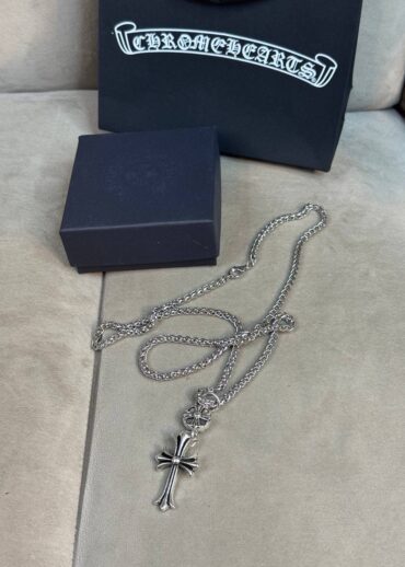Колье Chrome Hearts