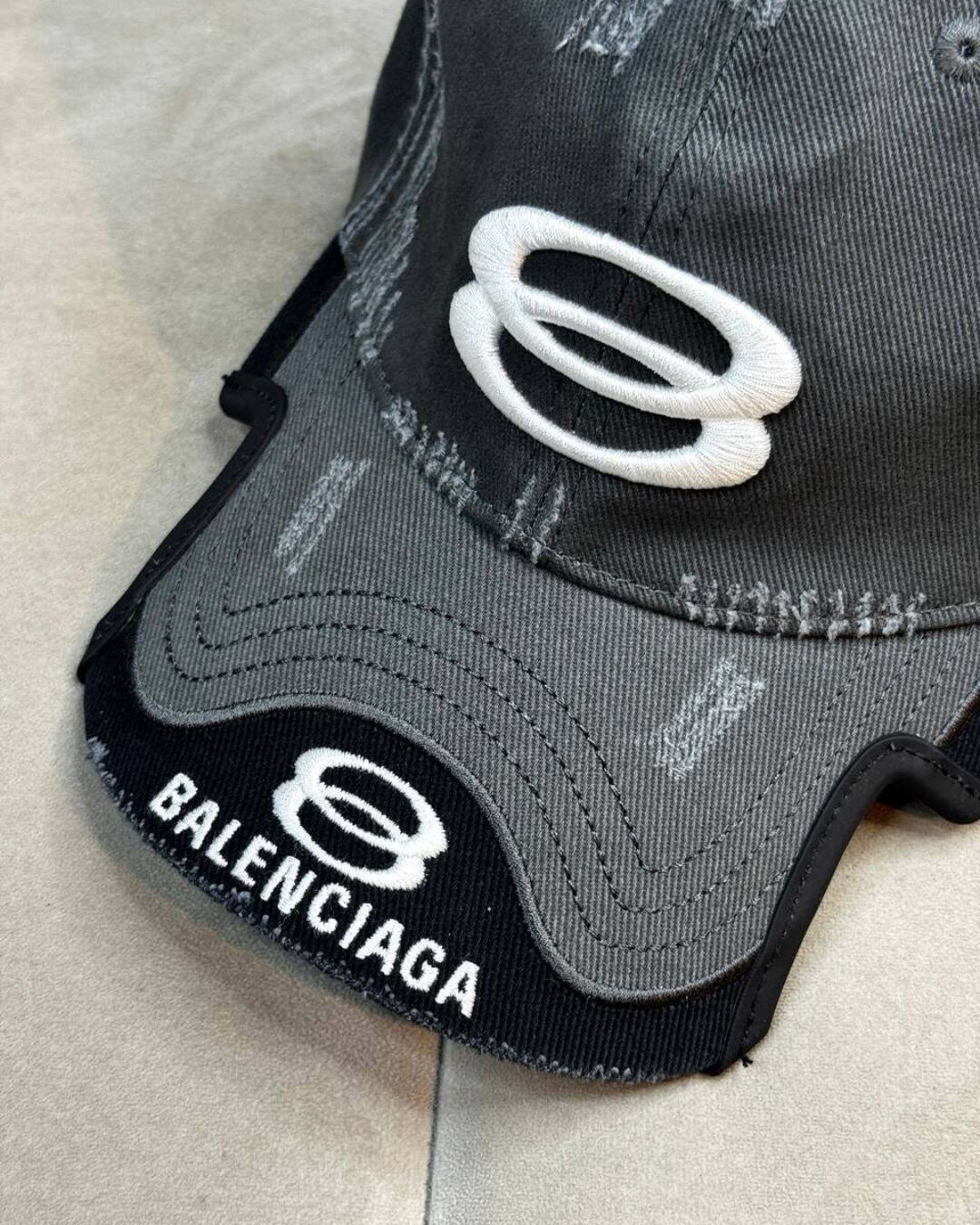 Кепка Balenciaga — изображение 3