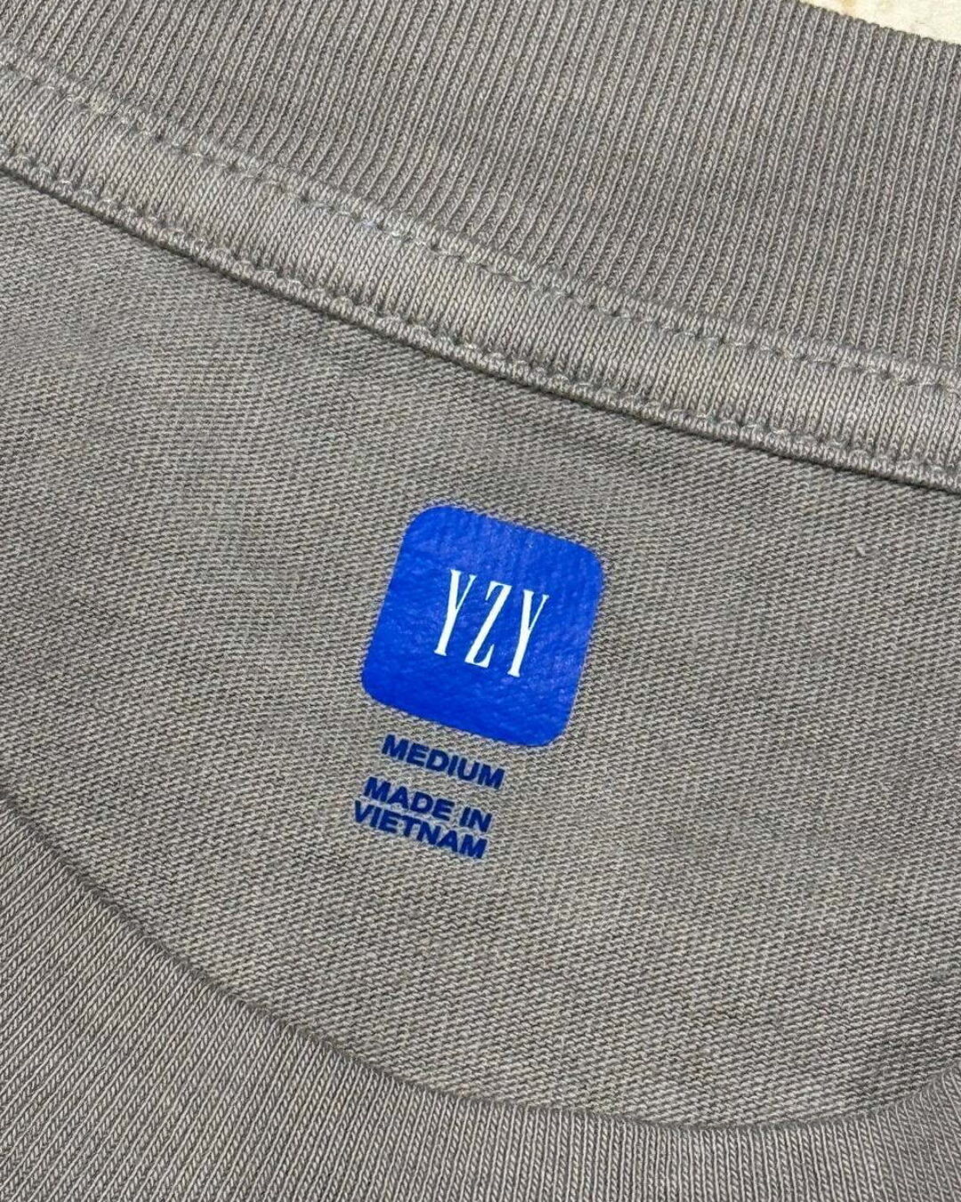 Футболка Gap x Yeezy — изображение 4