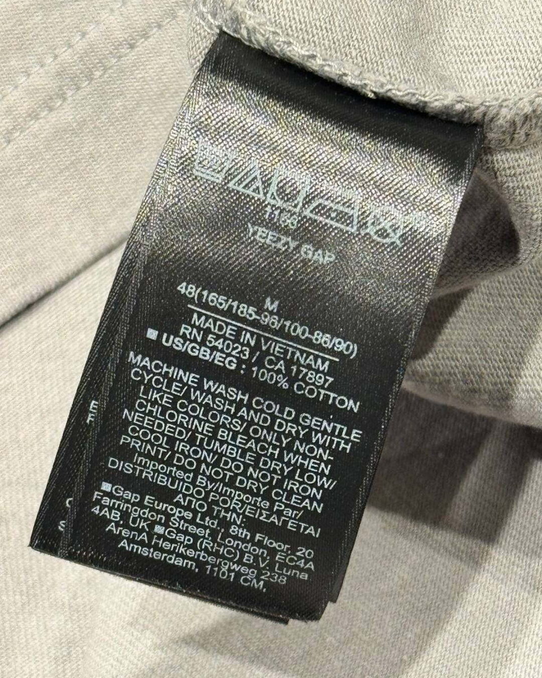 Футболка Gap x Yeezy — изображение 7