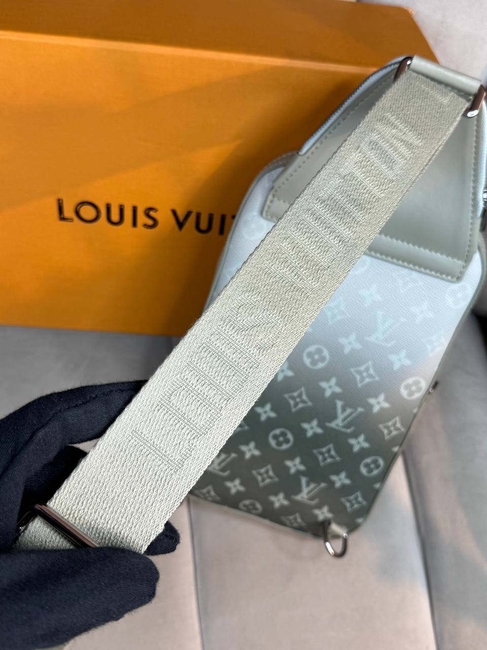 Сумка Louis Vuitton Avenue — фото 4