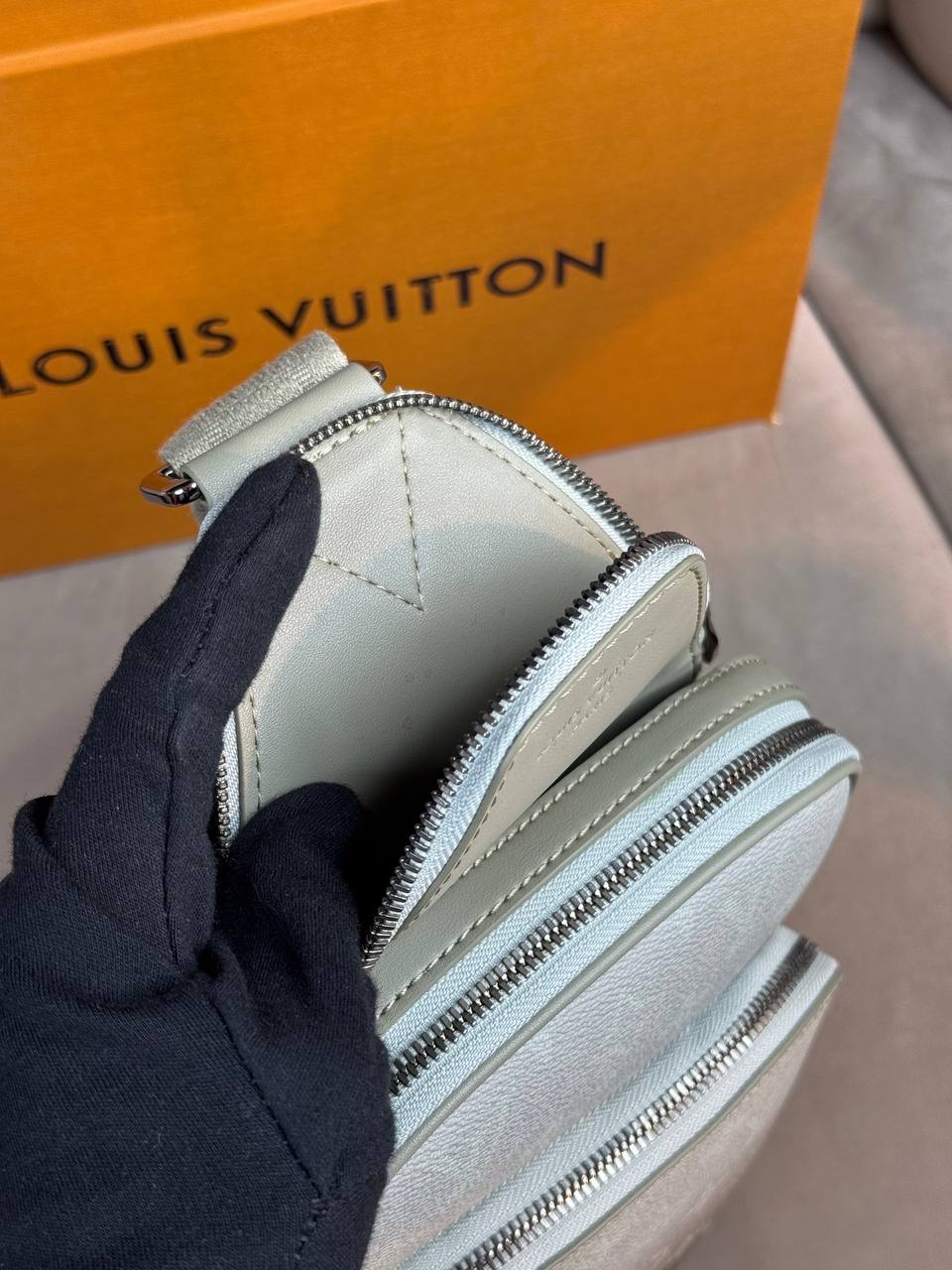 Сумка Louis Vuitton Avenue — фото 8