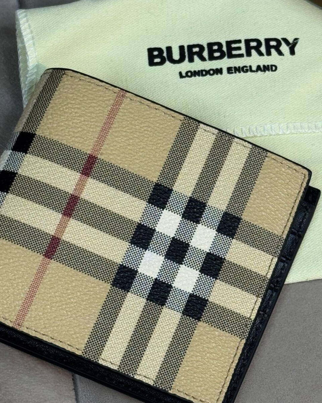 Кошелек Burberry — изображение 2