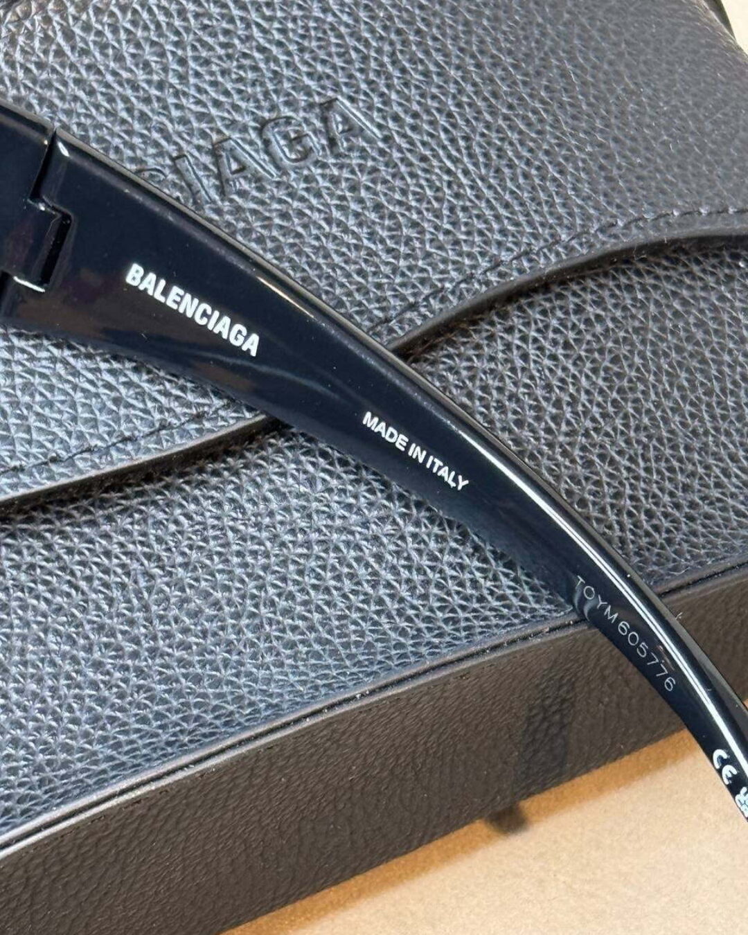 Очки Balenciaga — изображение 8