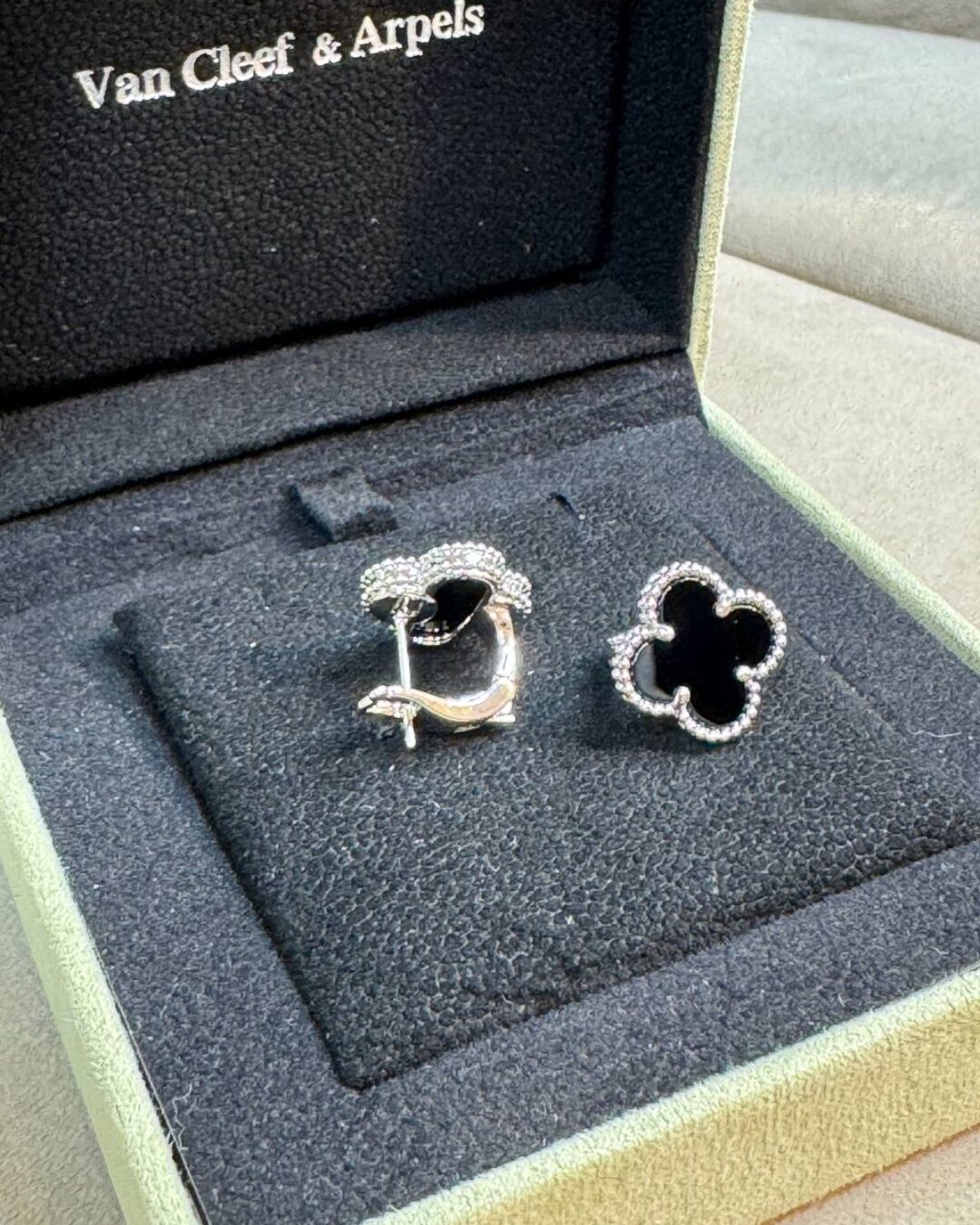 Серьги Van Cleef & Arpels Vintage Alhambra (Silver/Black) — изображение 10
