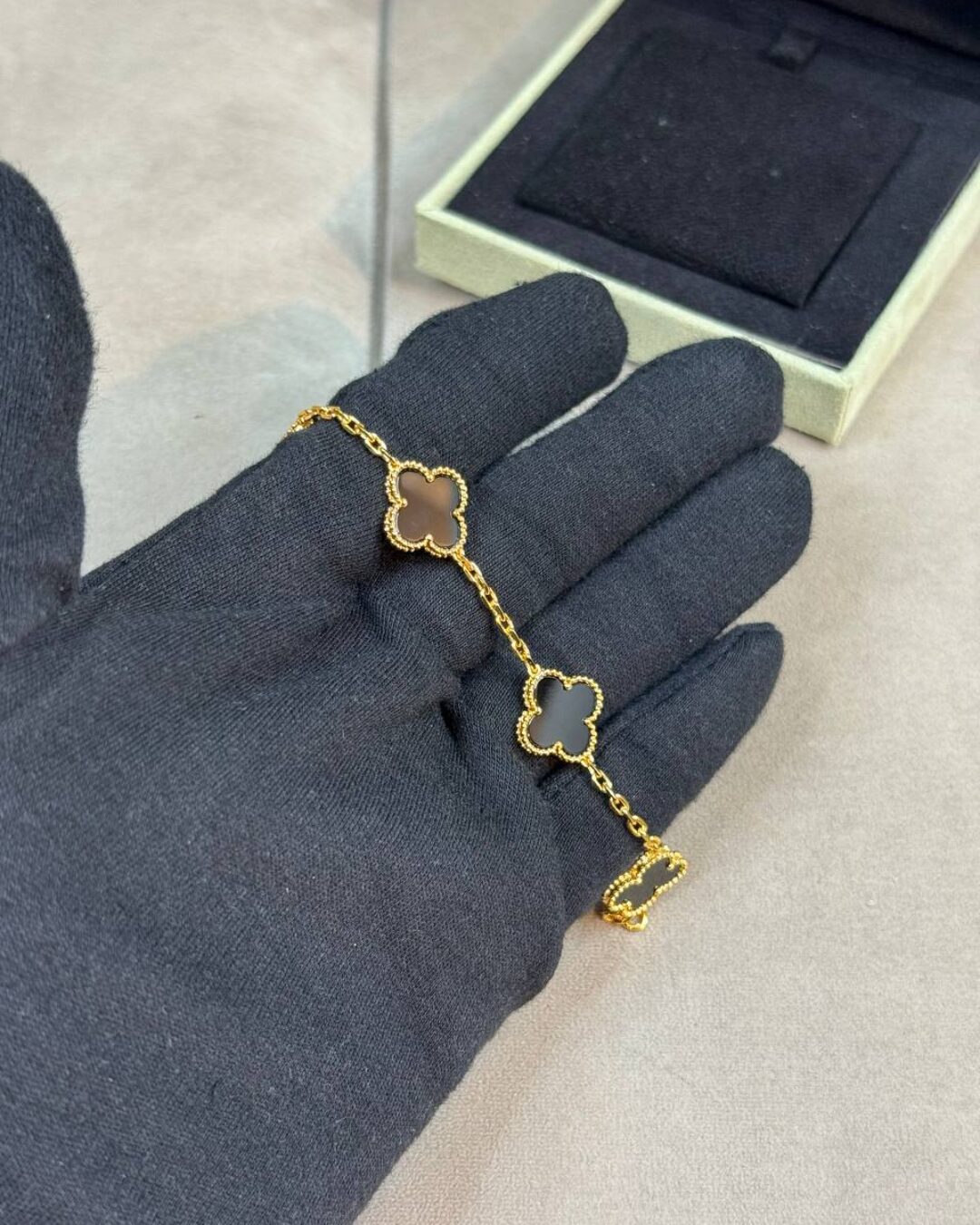 Браслет Van Cleef & Arpels Vintage Alhambra Gold/Black — изображение 9