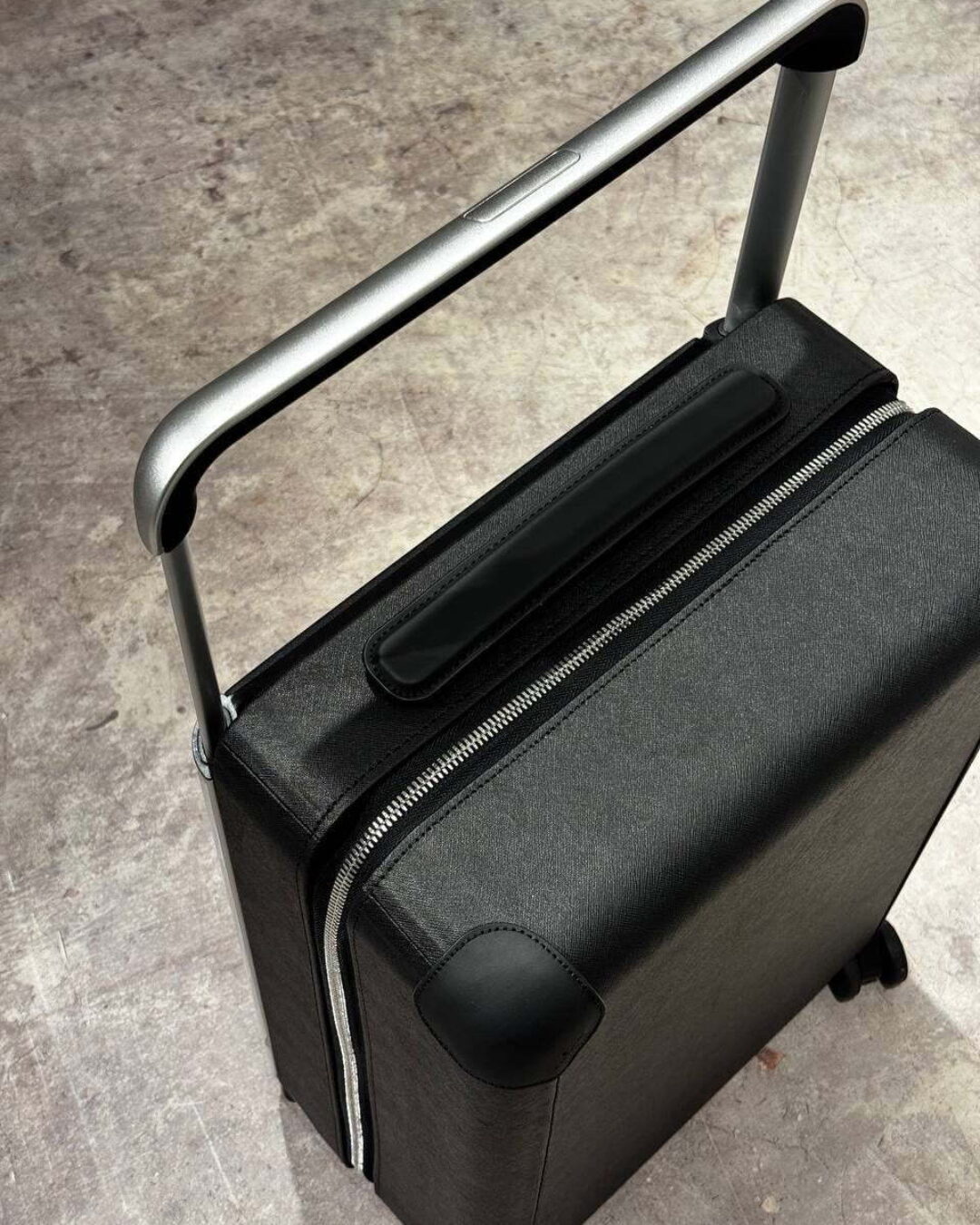 Чемодан Louis Vuitton — изображение 2