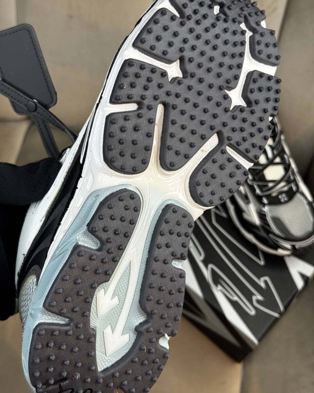 Кроссовки Off White — изображение 8